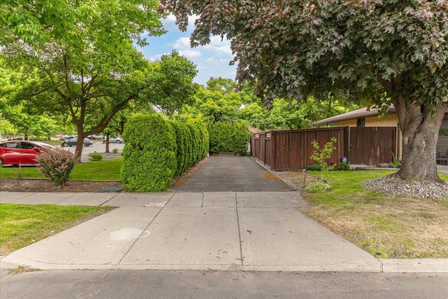 5905 N Astor St, Spokane, WA 99208