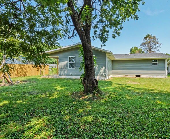 2752 W Sylvia Court, Springfield, MO 65803