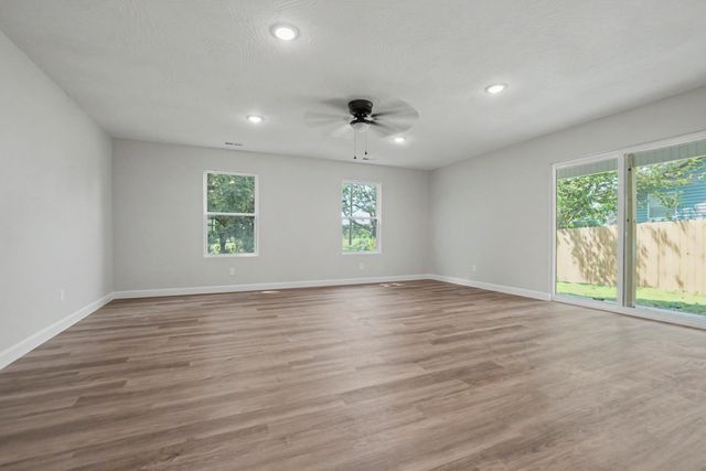 2752 W Sylvia Court, Springfield, MO 65803