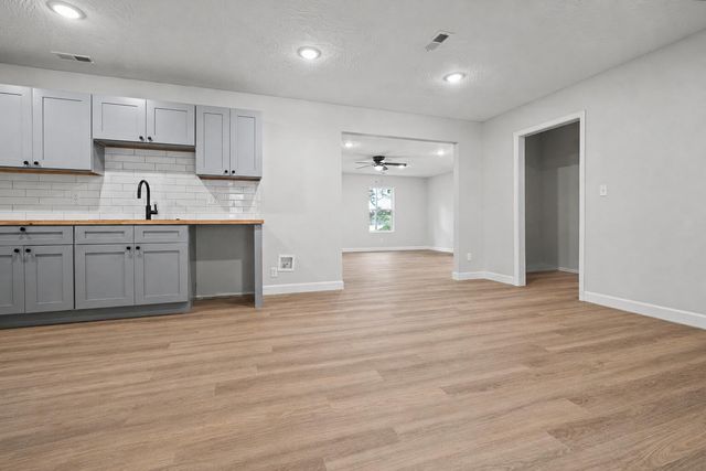 2752 W Sylvia Court, Springfield, MO 65803