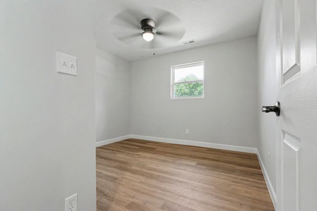 2752 W Sylvia Court, Springfield, MO 65803