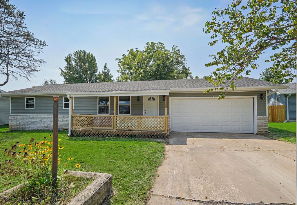 2752 W Sylvia Court, Springfield, MO 65803