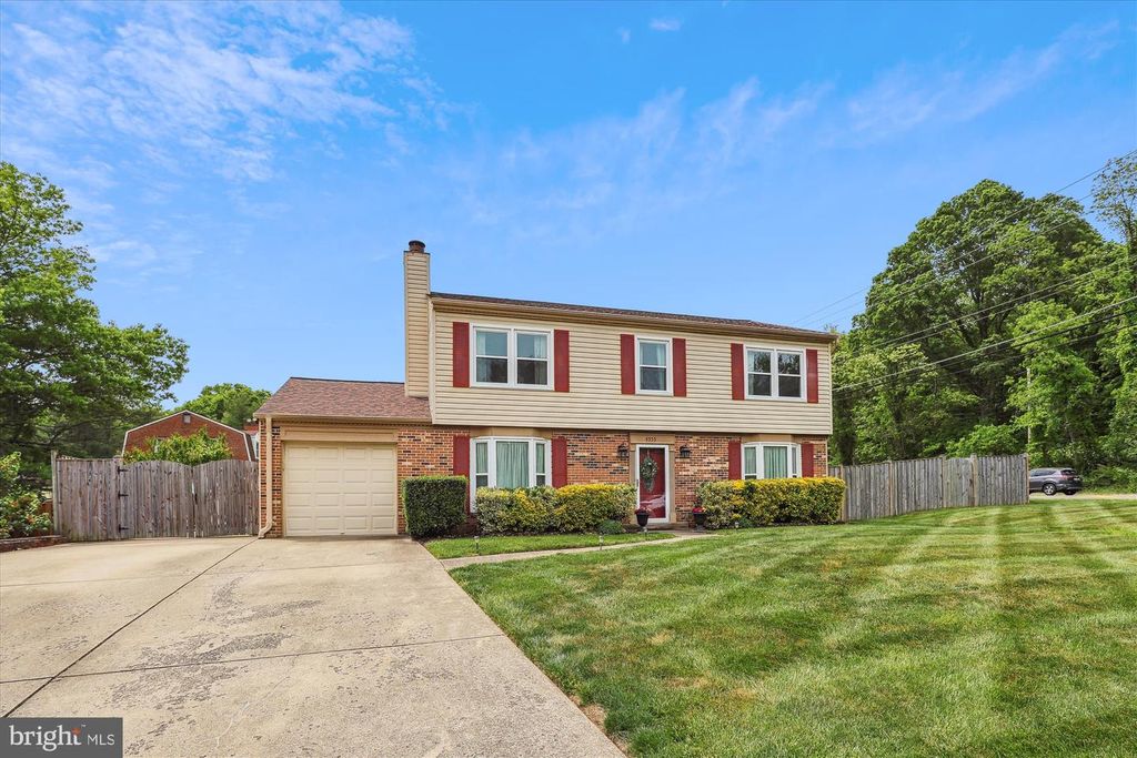 4555 LANTERN PL, Alexandria, VA 22306