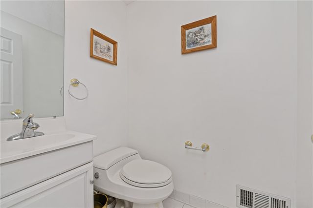 112 Red Rock Circle, Greece, NY 14626