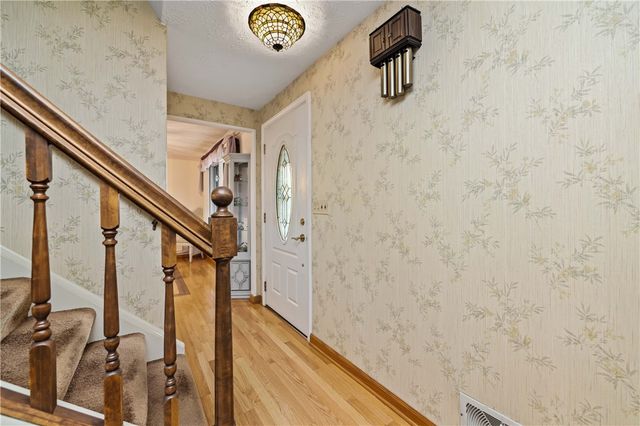 112 Red Rock Circle, Greece, NY 14626