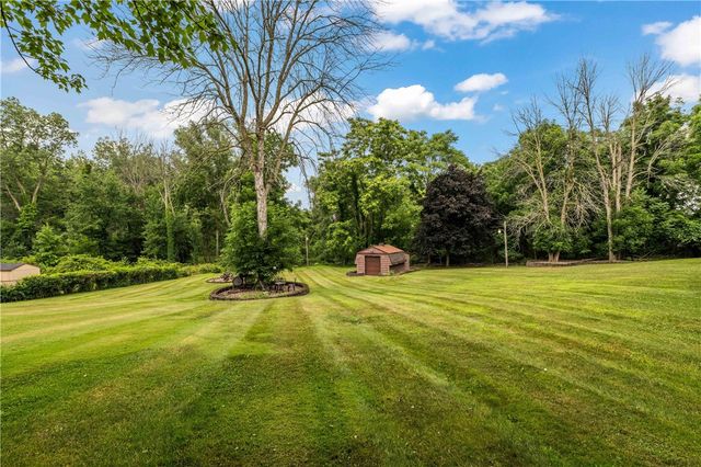 112 Red Rock Circle, Greece, NY 14626