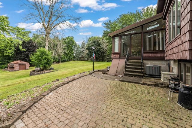 112 Red Rock Circle, Greece, NY 14626