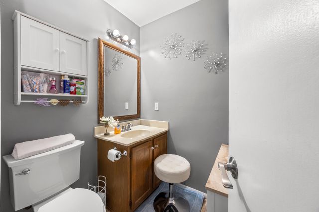 2 S Lake Avenue, Mary Esther, FL 32569