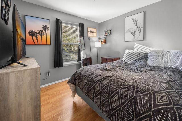 2 S Lake Avenue, Mary Esther, FL 32569