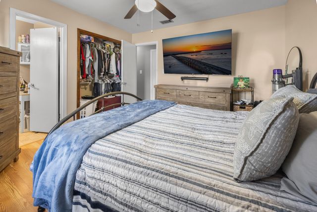 2 S Lake Avenue, Mary Esther, FL 32569