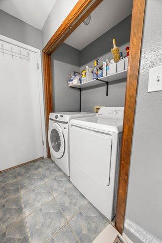 2 S Lake Avenue, Mary Esther, FL 32569