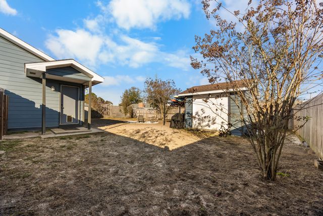 2 S Lake Avenue, Mary Esther, FL 32569