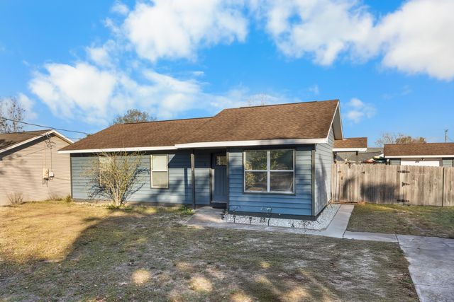 2 S Lake Avenue, Mary Esther, FL 32569