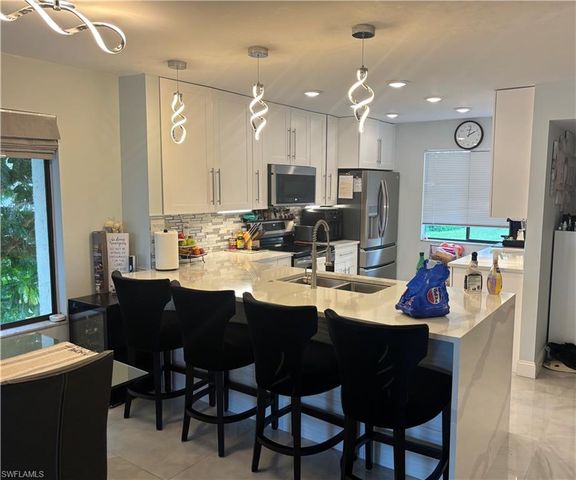 1600 Misty Pines CIR 206, Naples, FL 34105