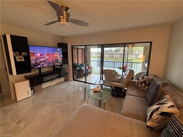 1600 Misty Pines CIR 206, Naples, FL 34105