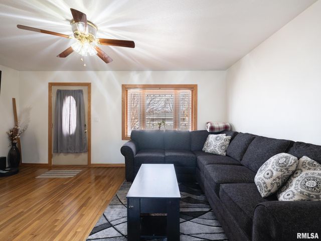 2239 LINNHILL Lane, Washington, IL 61571