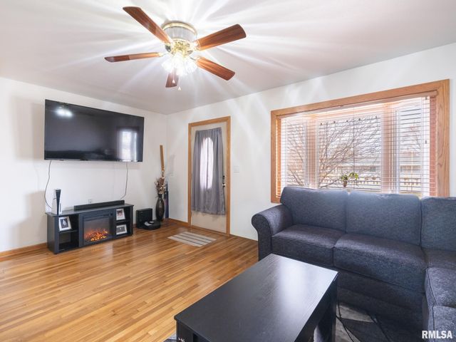 2239 LINNHILL Lane, Washington, IL 61571