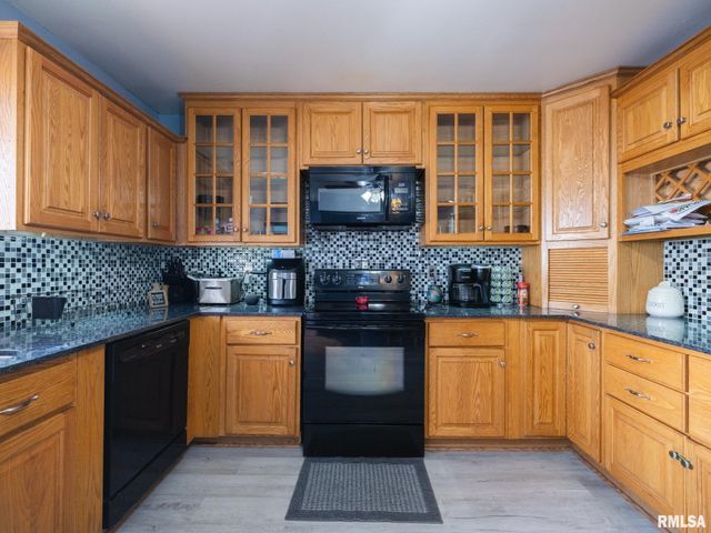 2239 LINNHILL Lane, Washington, IL 61571