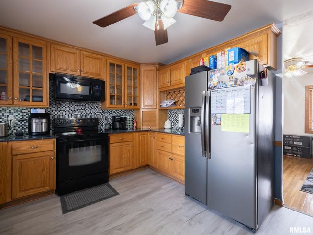 2239 LINNHILL Lane, Washington, IL 61571