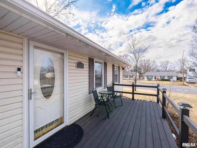 2239 LINNHILL Lane, Washington, IL 61571