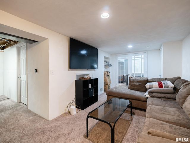 2239 LINNHILL Lane, Washington, IL 61571