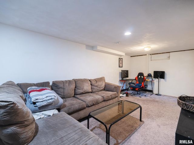 2239 LINNHILL Lane, Washington, IL 61571