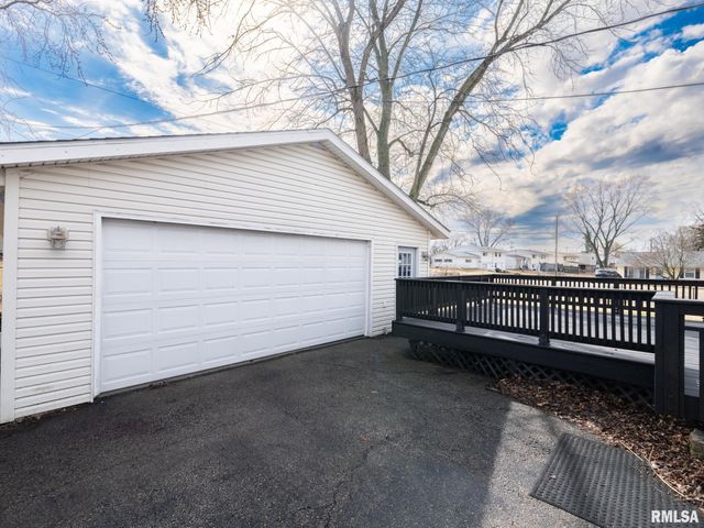 2239 LINNHILL Lane, Washington, IL 61571