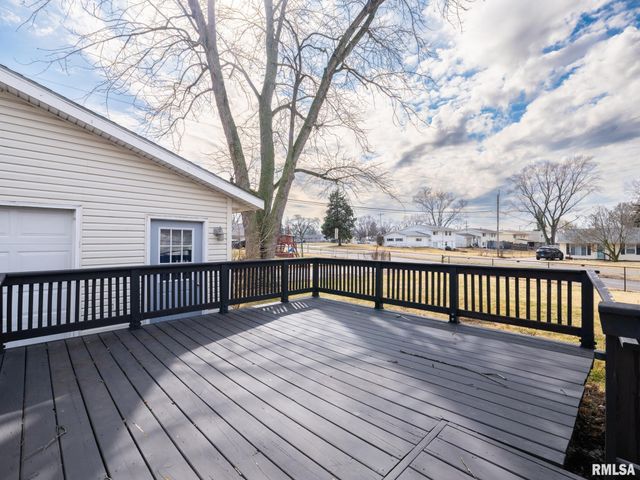 2239 LINNHILL Lane, Washington, IL 61571