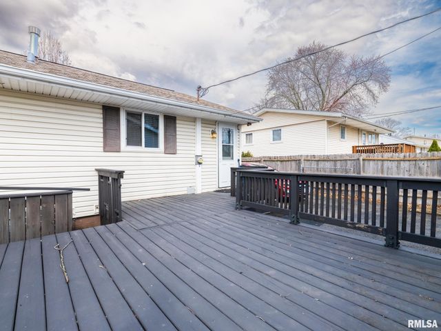 2239 LINNHILL Lane, Washington, IL 61571