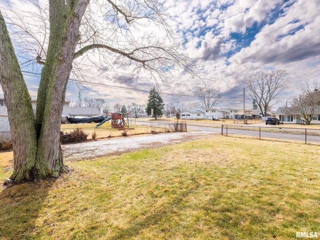 2239 LINNHILL Lane, Washington, IL 61571