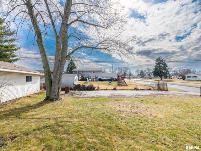 2239 LINNHILL Lane, Washington, IL 61571