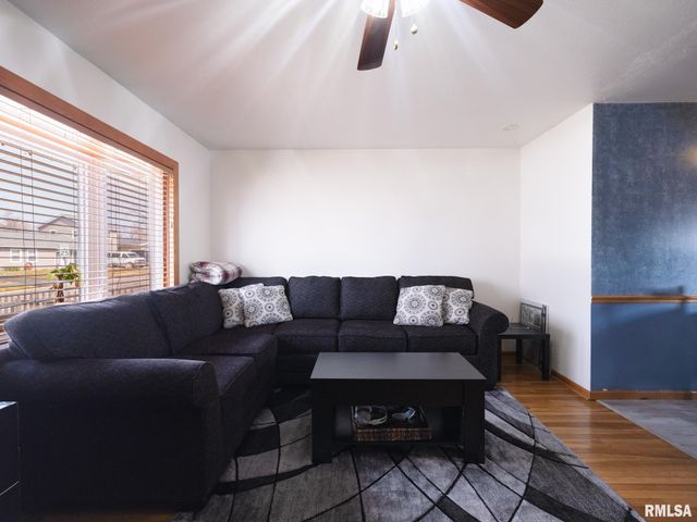 2239 LINNHILL Lane, Washington, IL 61571