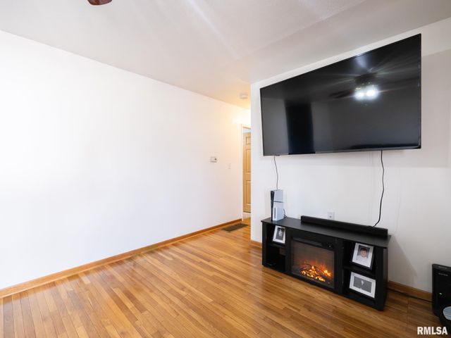 2239 LINNHILL Lane, Washington, IL 61571