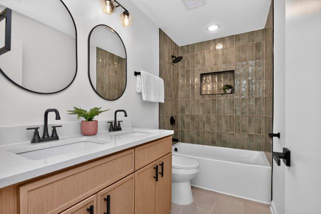 101 Pebble Creek Dr, Hendersonville, TN 37075