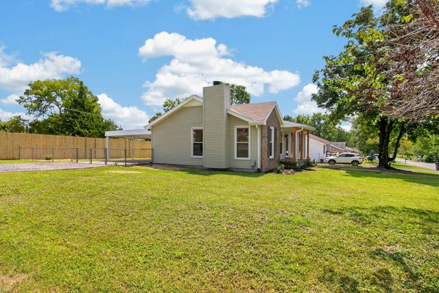 101 Pebble Creek Dr, Hendersonville, TN 37075
