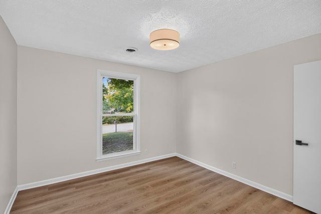 101 Pebble Creek Dr, Hendersonville, TN 37075