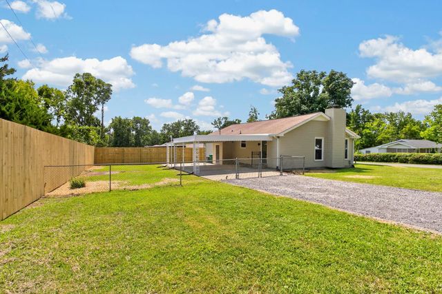 101 Pebble Creek Dr, Hendersonville, TN 37075
