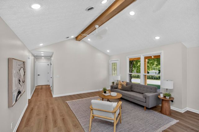 101 Pebble Creek Dr, Hendersonville, TN 37075
