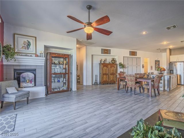 464 Via Stretto Avenue, Henderson, NV 89011