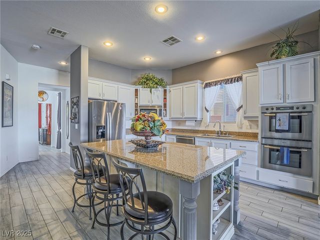 464 Via Stretto Avenue, Henderson, NV 89011