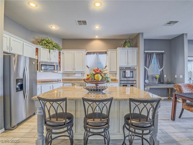 464 Via Stretto Avenue, Henderson, NV 89011