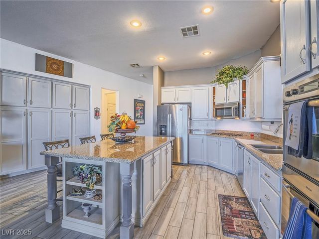 464 Via Stretto Avenue, Henderson, NV 89011