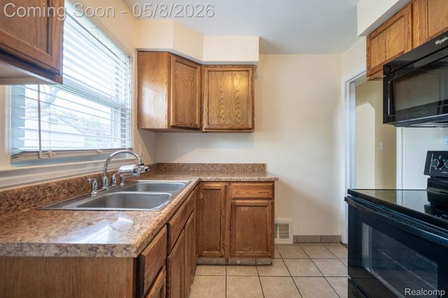 334 ADAMS Court, Ferndale, MI 48220