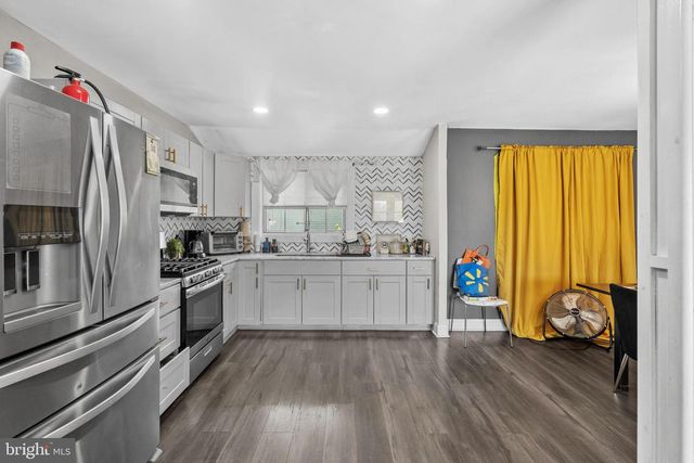 1000 PROSPECT LN, Somerdale, NJ 08083