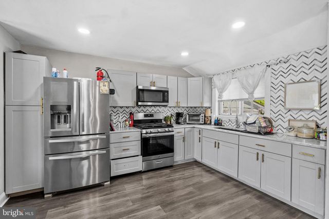 1000 PROSPECT LN, Somerdale, NJ 08083