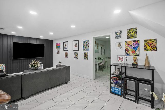 1000 PROSPECT LN, Somerdale, NJ 08083