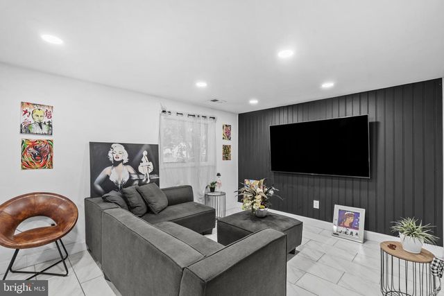 1000 PROSPECT LN, Somerdale, NJ 08083