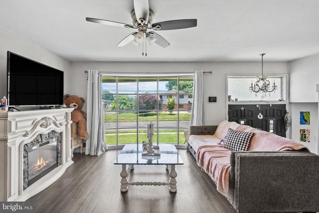 1000 PROSPECT LN, Somerdale, NJ 08083
