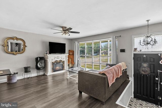 1000 PROSPECT LN, Somerdale, NJ 08083