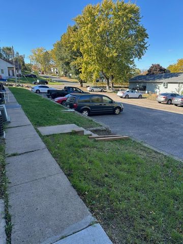 4687 Monroe Street NE, Hilltop, MN 55421